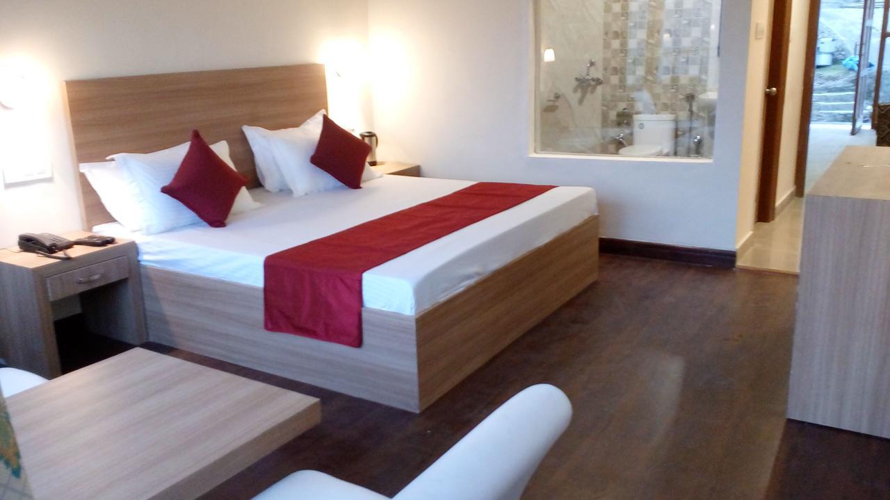 Hotel Emerald Valley Csail Kültér fotó