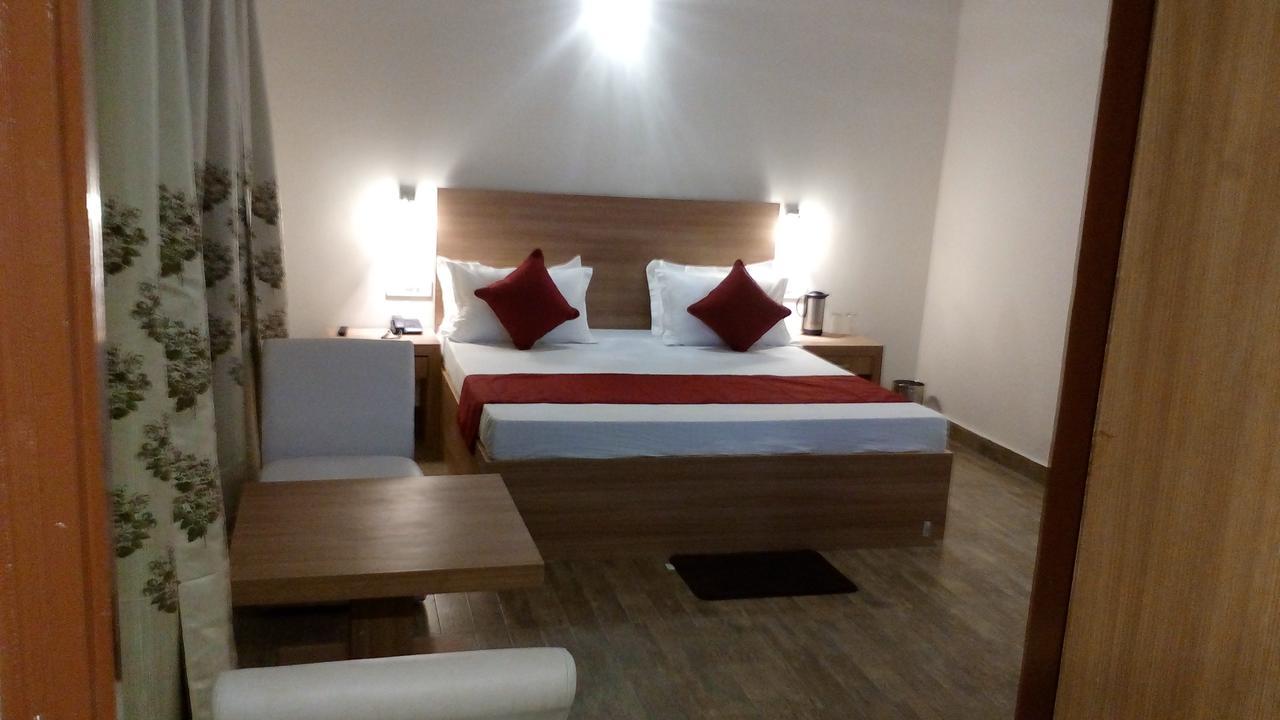 Hotel Emerald Valley Csail Kültér fotó