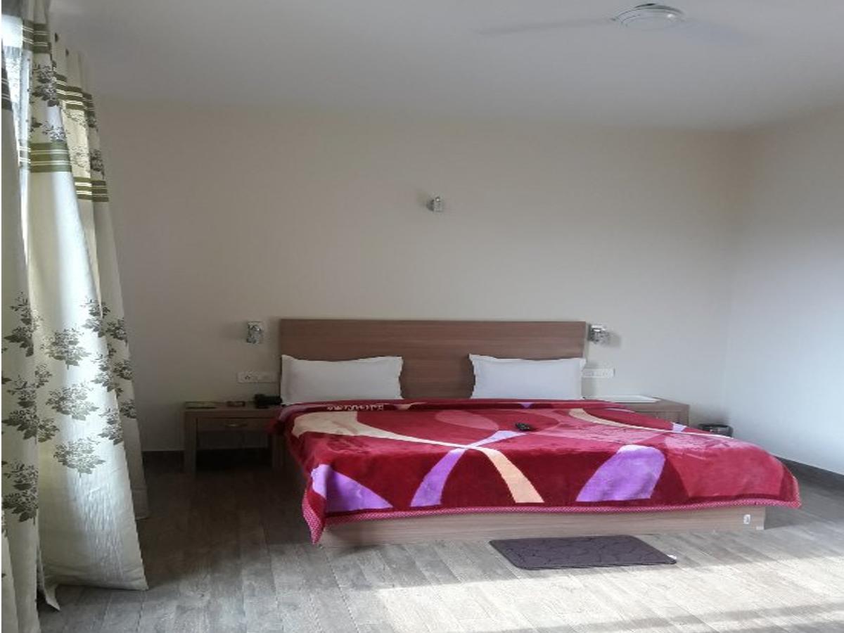 Hotel Emerald Valley Csail Kültér fotó